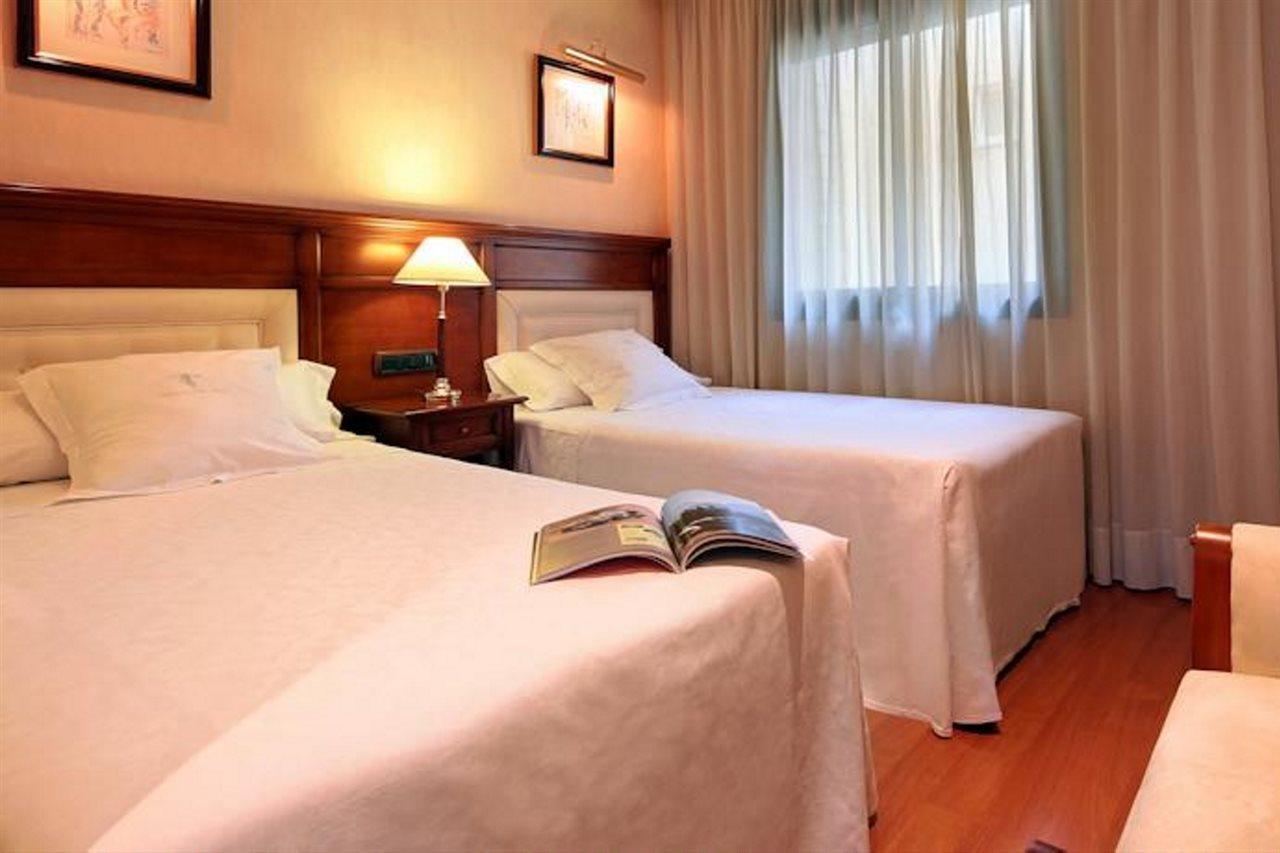 โรงแรมอพาร์ทเมนท์ อิสปาโนส เซียเต้ ซุยซ่า บาร์เซโลนา ภายนอก รูปภาพ