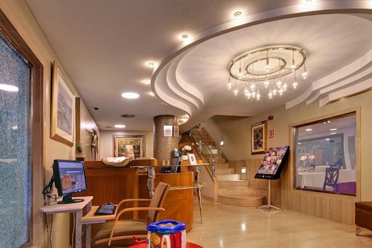 โรงแรมอพาร์ทเมนท์ อิสปาโนส เซียเต้ ซุยซ่า บาร์เซโลนา ภายนอก รูปภาพ